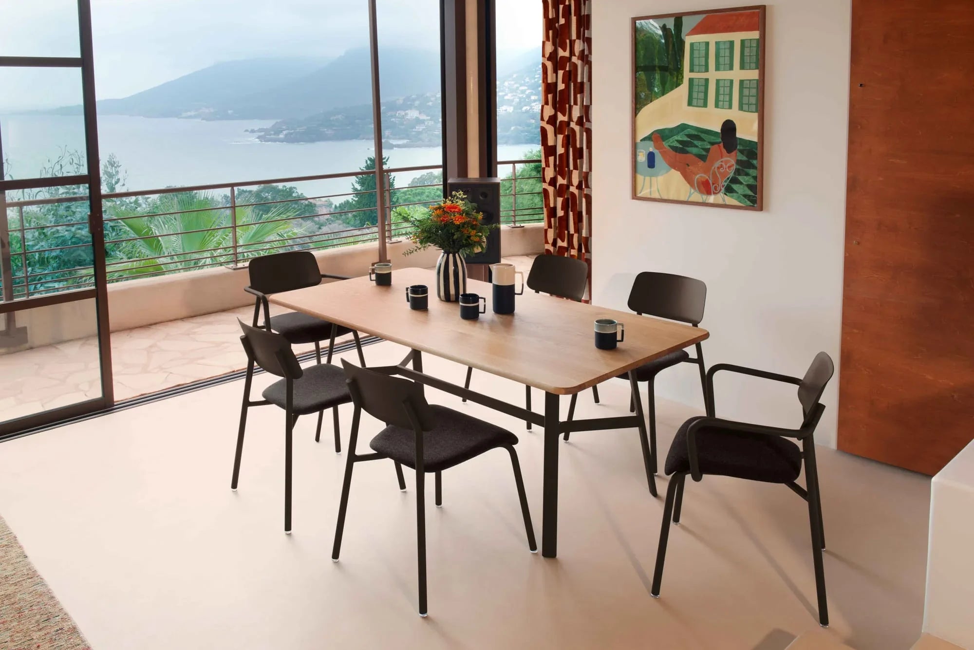 Chez Fermob, la durabilité fait partie de notre design. Nos conseils d’entretien