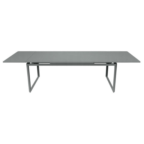 Table extensible à deux rallonges BIARRITZ de 200/300 x 100 cm. Collection Fermob. Acheter meubles en ligne d’extérieur et d’intérieur. 