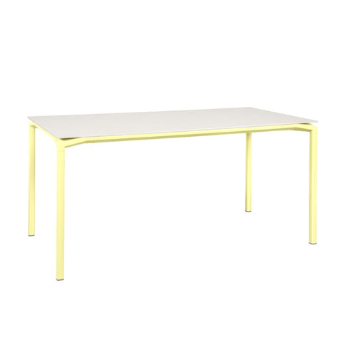 Mesa calvi mineral 160x80cm de la marca fermob. comprar online en rincon del mueble