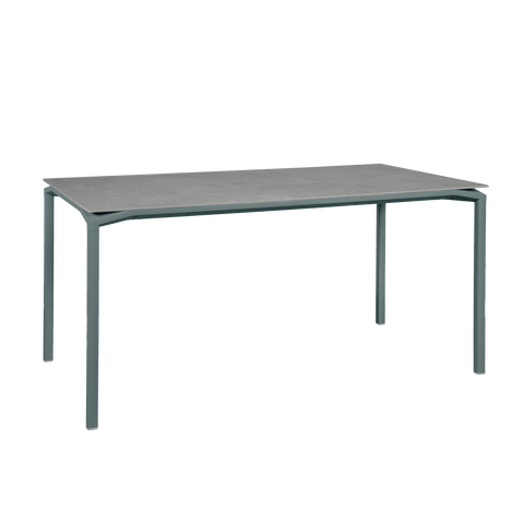 Mesa calvi mineral 160x80cm de la marca fermob. comprar online en rincon del mueble