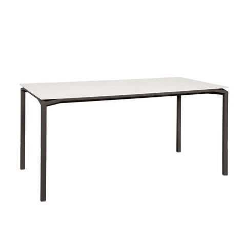 Mesa calvi mineral 160x80cm de la marca fermob. comprar online en rincon del mueble