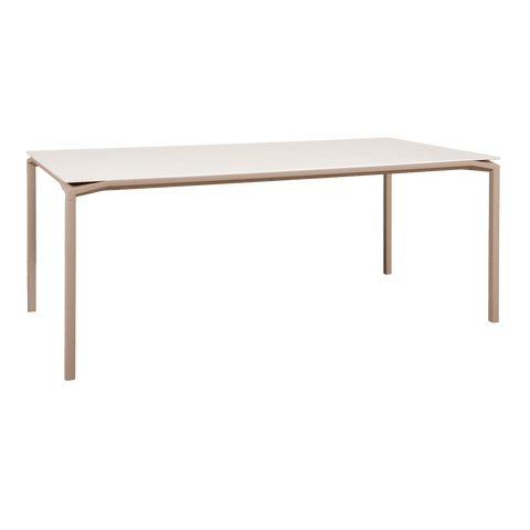 Mesa Calvi Mineral 195x95 de la marca fermob. comprar online en rincon del mueble