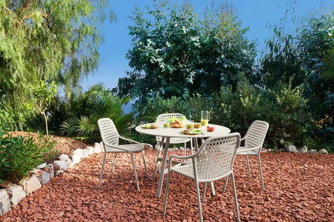 silla con reposabrazso Croisette de la marca Fermob. Comprar Fermob online. Rincon del mueble. RDM madrid.