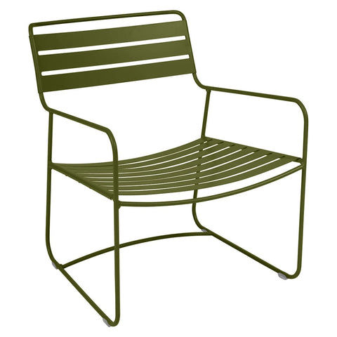 Ensemble fauteuil bas et repose-pieds SUPRISING de la marque française Fermob. Acheter Fermob en ligne.