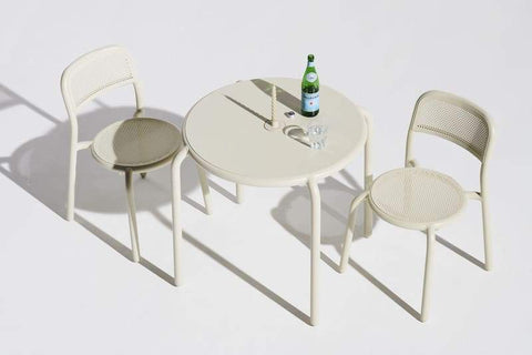 Table TONÍ Ø 80 cm. Meubles d’extérieur Fatboy. Table d’extérieur et d’intérieur. Rincón del Mueble RDM Madrid Espagne. Achat en ligne mobilier terrasse jardin