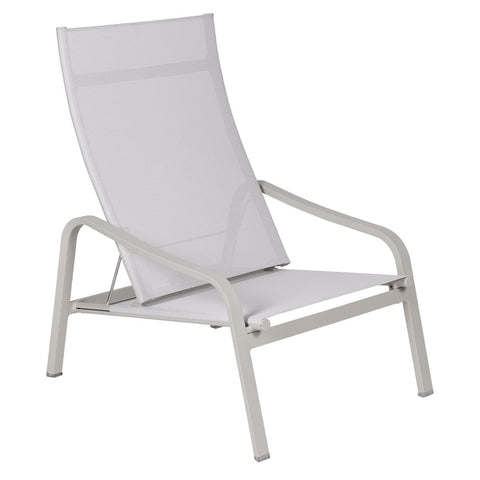 Fauteuil bas ALIZÉ de la marque française Fermob. Acheter Fermob en ligne. Rincón del Mueble