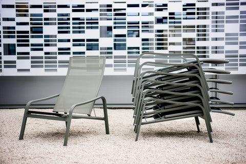 Fauteuil bas ALIZÉ de la marque française Fermob. Acheter Fermob en ligne. Rincón del Mueble