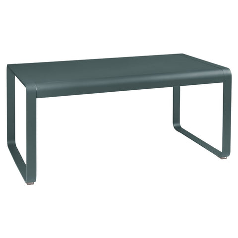 Table mi-haute BELLEVIE de 64 x 80 x 140 cm de la marque française Fermob. Acheter Fermob en ligne. Rincón del Mueble