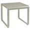 Table mi-haute BELLEVIE de 74 x 80 x 64 cm de la marque française Fermob. Acheter Fermob en ligne. Rincón del Mueble