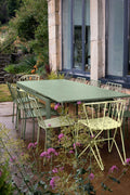 Table extensible à deux rallonges BIARRITZ de 200/300 x 100 cm. Collection Fermob. Acheter meubles en ligne d’extérieur et d’intérieur. 