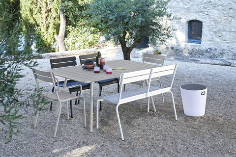 Table LUXEMBOURG de 165 x 100 cm de la marque française Fermob. Acheter Fermob en ligne. Rincón del Mueble