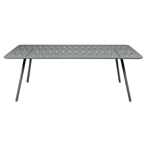 Table LUXEMBOURG de 207 x 100 cm de la marque française Fermob. Acheter Fermob en ligne. 