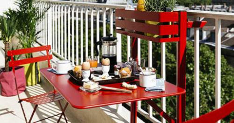 Table de balcon BISTRO 57 x 77 cm de la marque Fermob. Acheter Fermob en ligne. Rincón del Mueble