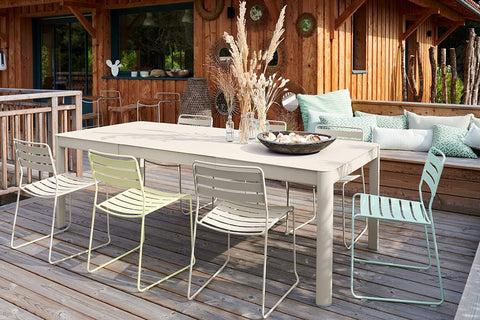 Table extensible à 2 rallonges RIBAMBELLE de 149/234 x 100 cm de la marque française Fermob. Acheter Fermob en ligne. Rincón del Mueble