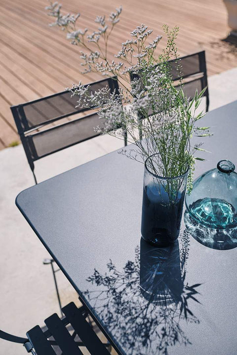Table CARGO de 128 x 90 cm de la marque française Fermob. Acheter Fermob en ligne. Rincón del Mueble