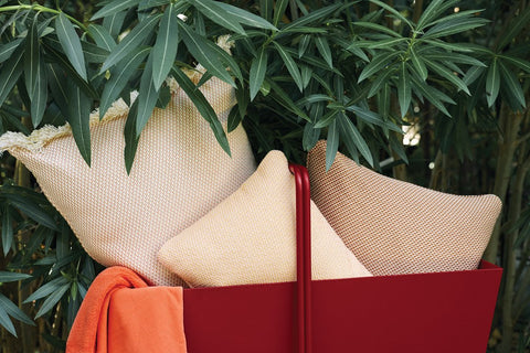 Coussin d’extérieur ÉVASION de 44 x 44 cm de la marque Fermob. Acheter Fermob en ligne. Rincón del Mueble