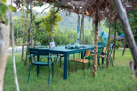 Table XL extensible à 3 rallonges RIBAMBELLE de 149/299 x 100 cm de la marque française Fermob. Acheter Fermob en ligne. 